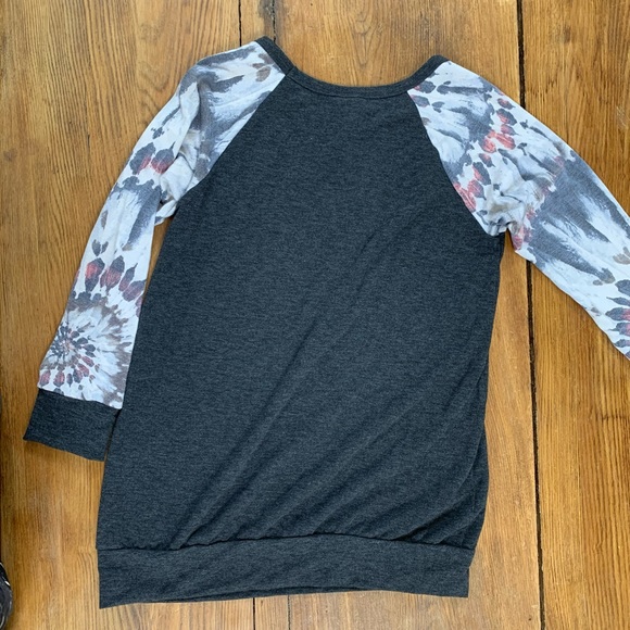 Dark grey tunic tee with tie dye sleeves - Picture 3 of 3